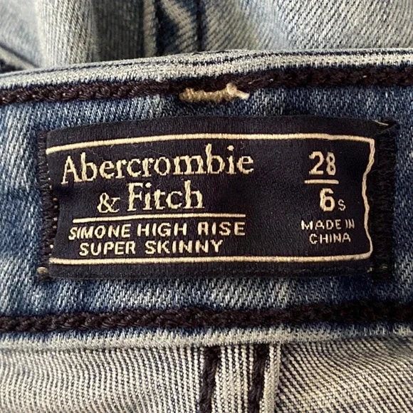 Abercrombie & Fitch | Light-Wash Denim SHORT-Inseam Simone High-Rise Jeans - Picture 10 of 14